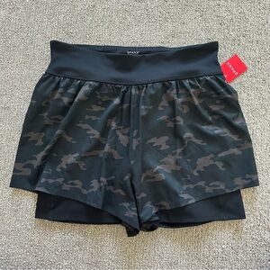 Spanx Get Moving‎ Shorts Black Camo Size XL